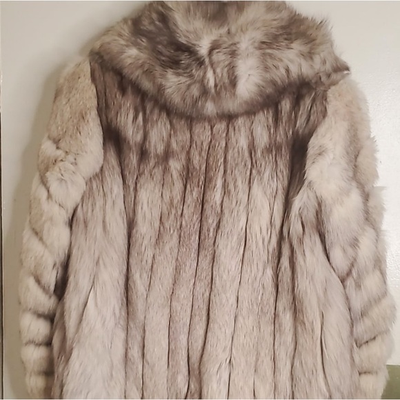Natural Blue Fox Fur Coat - Picture 5 of 10
